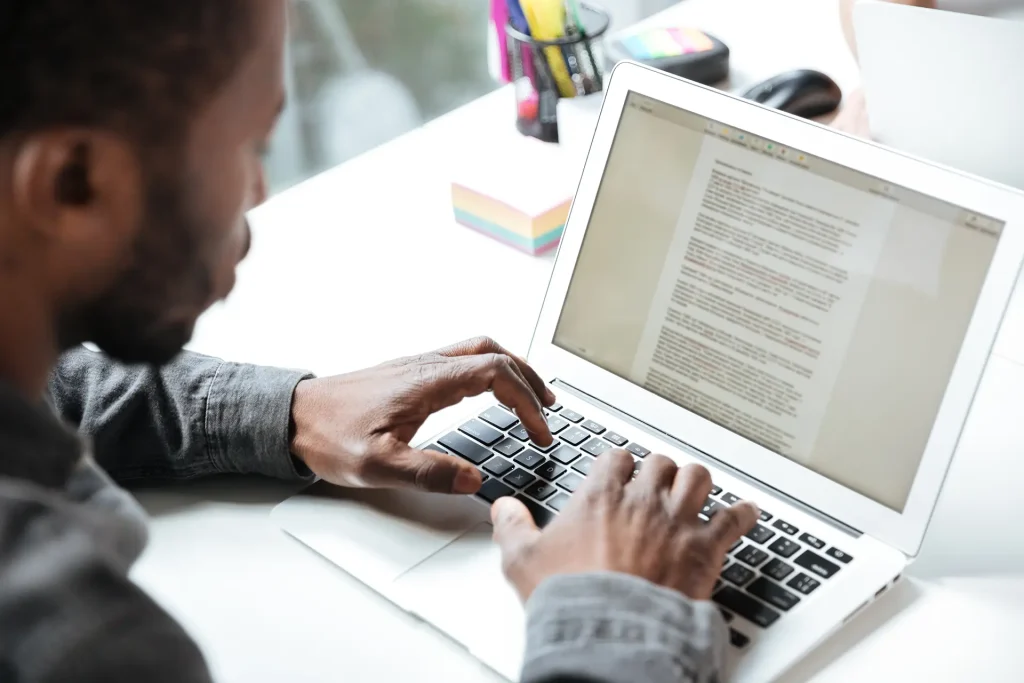 Écrire des articles en pensant à l'intention de recherche Google et non avec de simple mots-clés